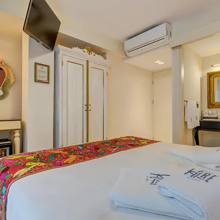 Kore Otel Çeşme